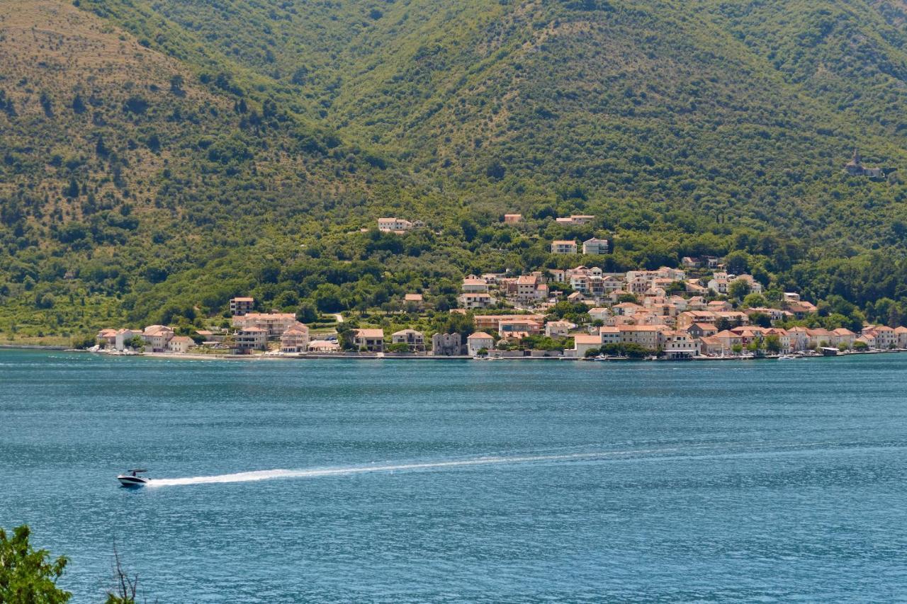 Iva'S Sea View Balcony Lägenhet Kotor Exteriör bild
