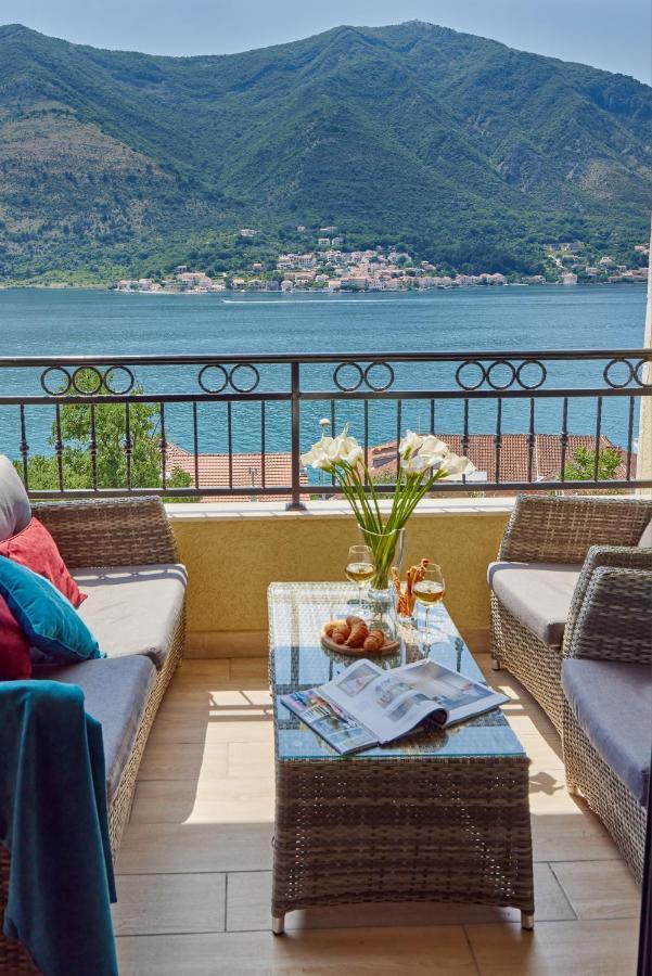 Iva'S Sea View Balcony Lägenhet Kotor Exteriör bild